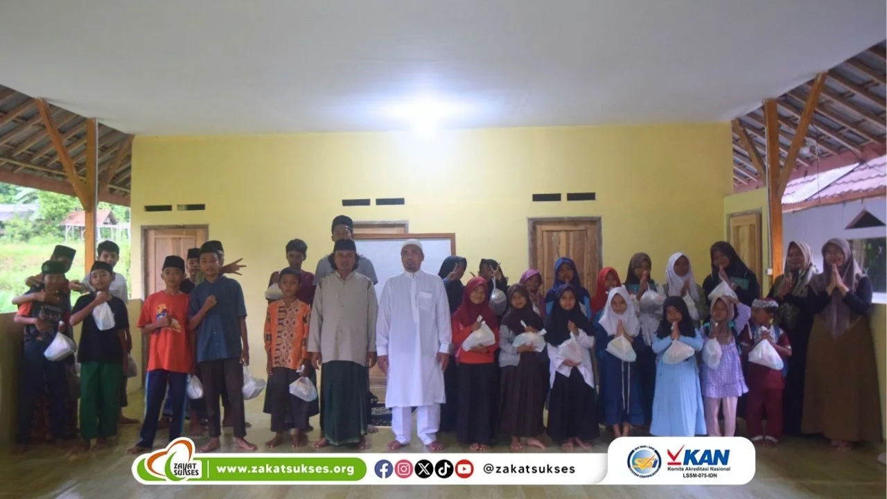Wujudkan Akses Al-Qur’an Inklusif, LAZ Zakat Sukses Salurkan Al-Qur’an Braille dan Speaker di Pangandaran