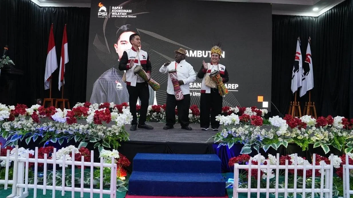 Teriakan Nama Jokowi Warnai Pelantikan DPW PSI Papua Tengah oleh Kaesang di Nabire